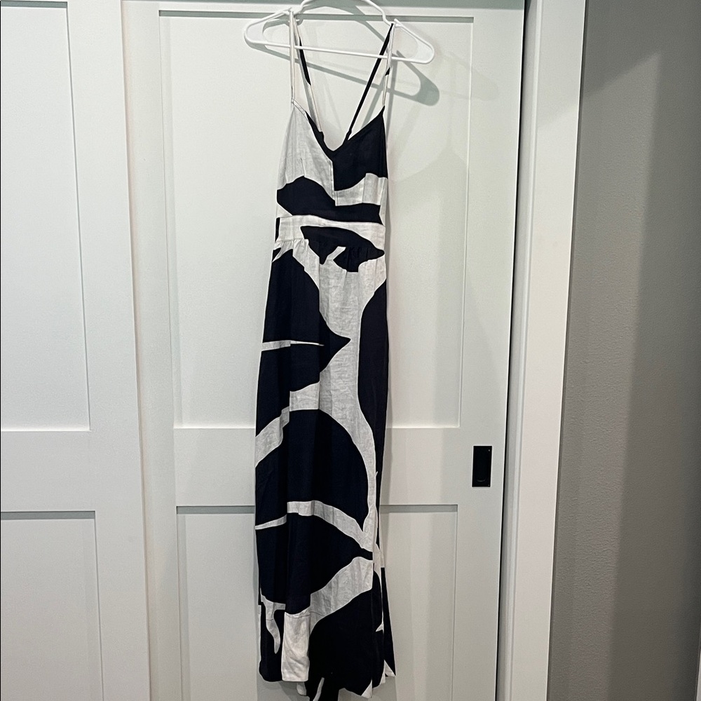 Elegant Black and White Maxi Dress